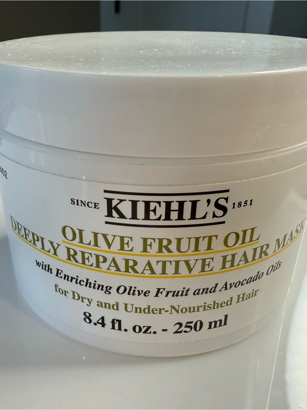 Kiehl's Olive Fruit Oil Deeply Reparative Hair Mask - White